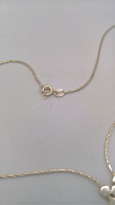 Colar de prata com pingentes