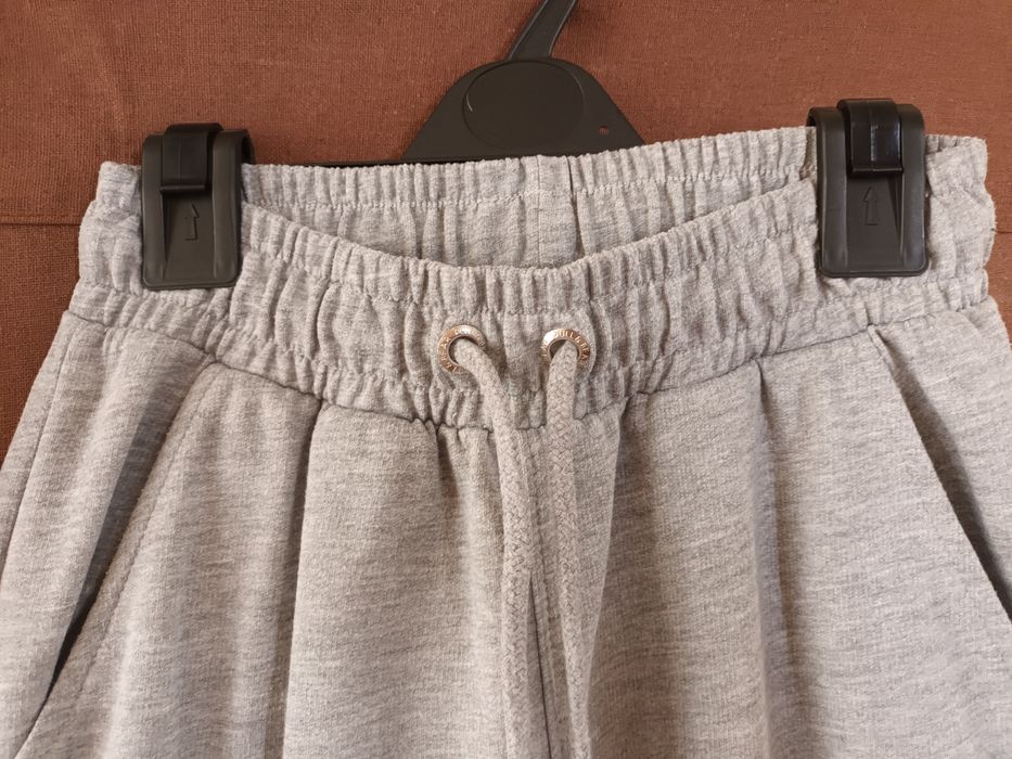 Calças jogger cinza claro