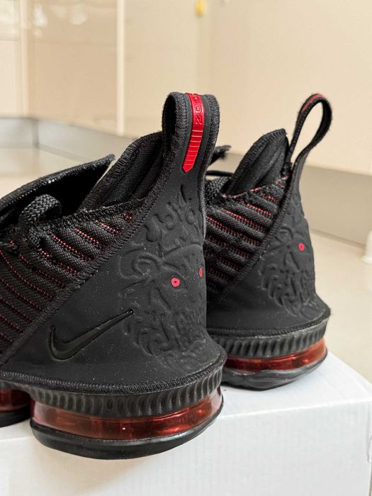 Nike James LeBron 16 *Fresh Bred*