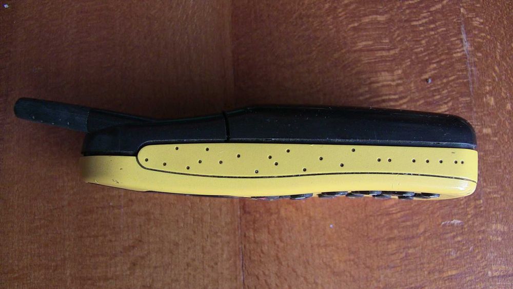 Мобильный телефон GSM 900/1800 (2G)  Philips Savvy Vogue Раритет