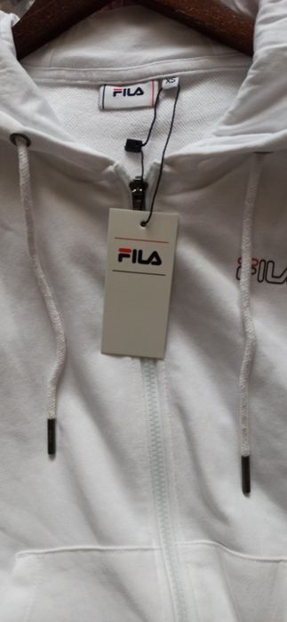 Nowa bluza Fila z metką
Rozmiar: XS
Kolor: biały