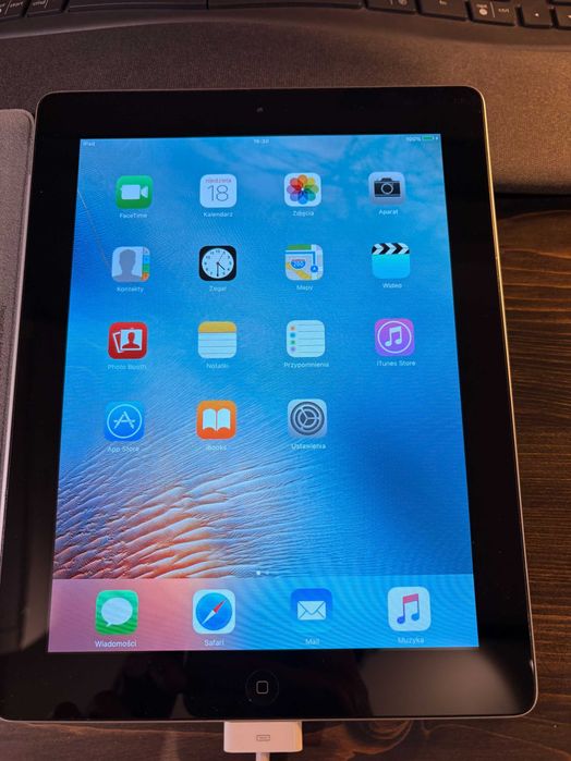 iPad 4. generacji 32GB - idealny stan, etui Michael Kors + akcesoria