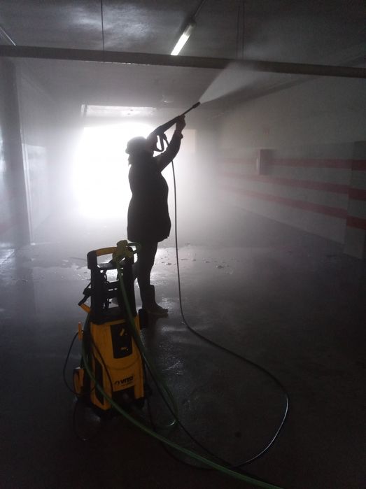 Limpeza  e tratamento de paredes e pavimentos.