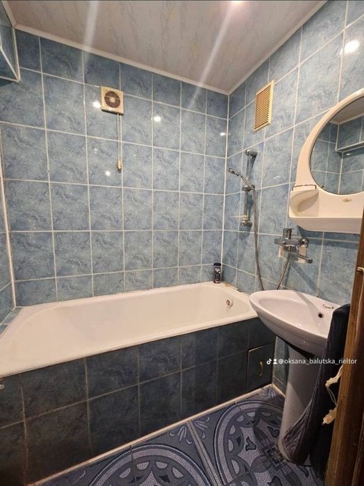 Продам 2-кім квартиру, район 8-9 школи, будинок ОСББ