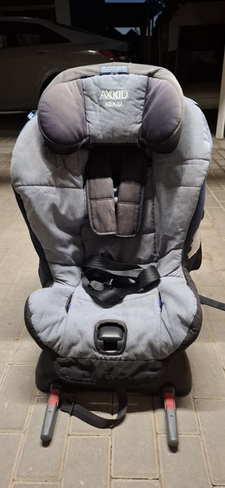 Fotelik RWF tyłem dla dziecka Axkid Rekid używany
