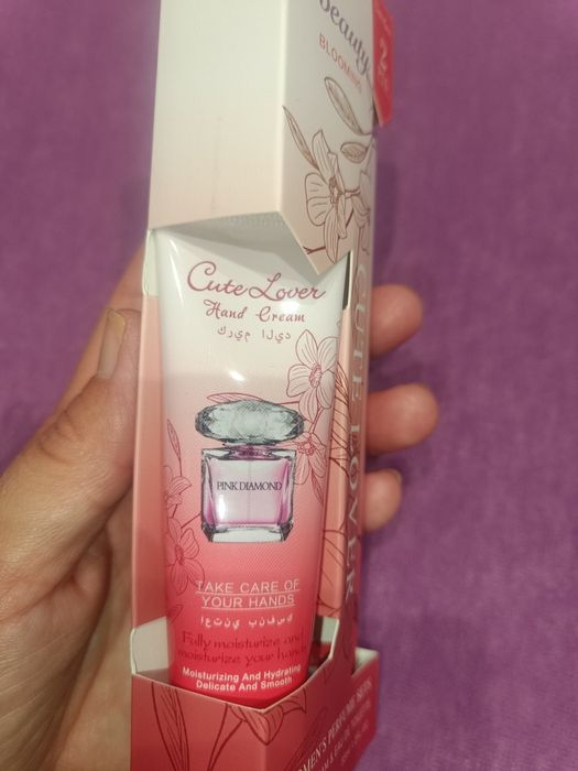 Zestaw perfumetka i krem do rąk