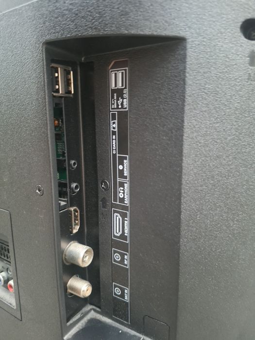 Telewizor SHARP 32BB3E Harman Kardon Sound system