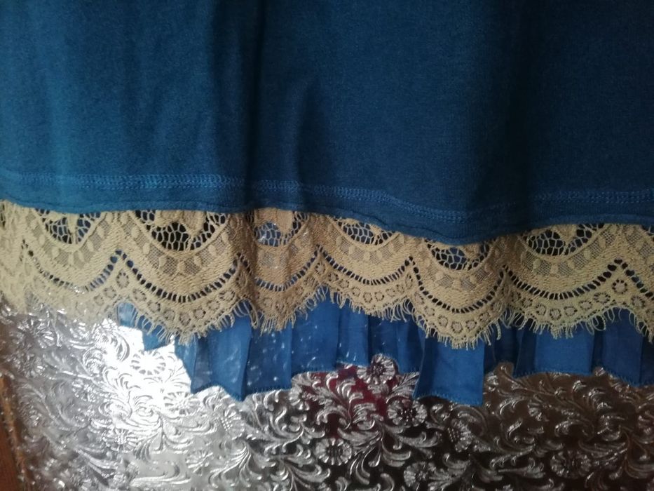 Sweter szmaragdowy rozm. L z koronką