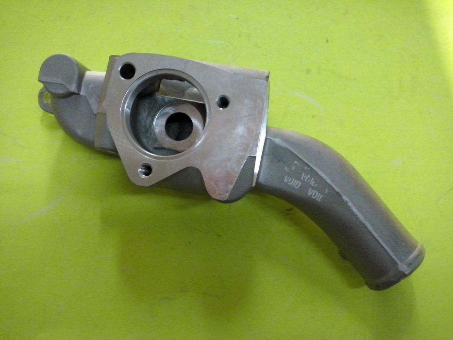 Corpo Caixa termostato Nissan Pickup D21 motor TD25 NOVA