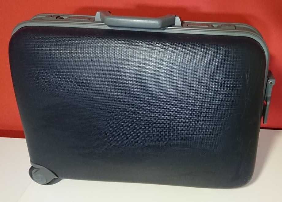 Mala de viagem (rígida) com 4 rodas (60x45x20cm)