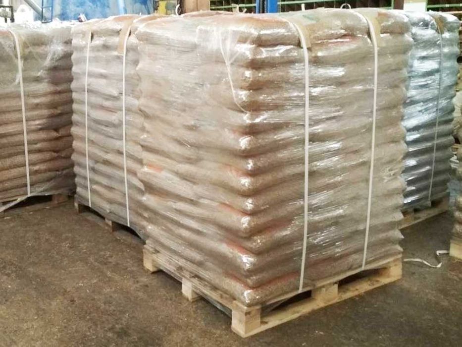 Пеллеты-древесные -Пелети паливні з сосни -Пеллеты топливные