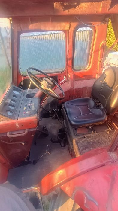 Ciągnik MTZ Belarus 82