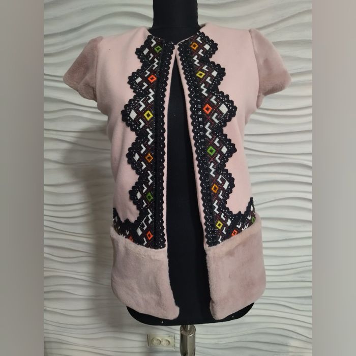 Жилетка кашемірова вишита