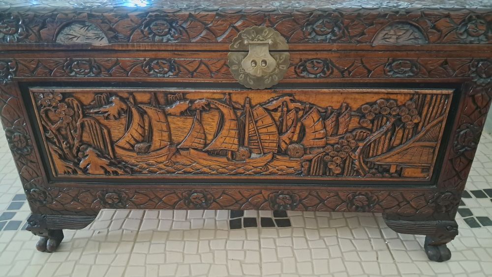Conjunto de baus em cânfora