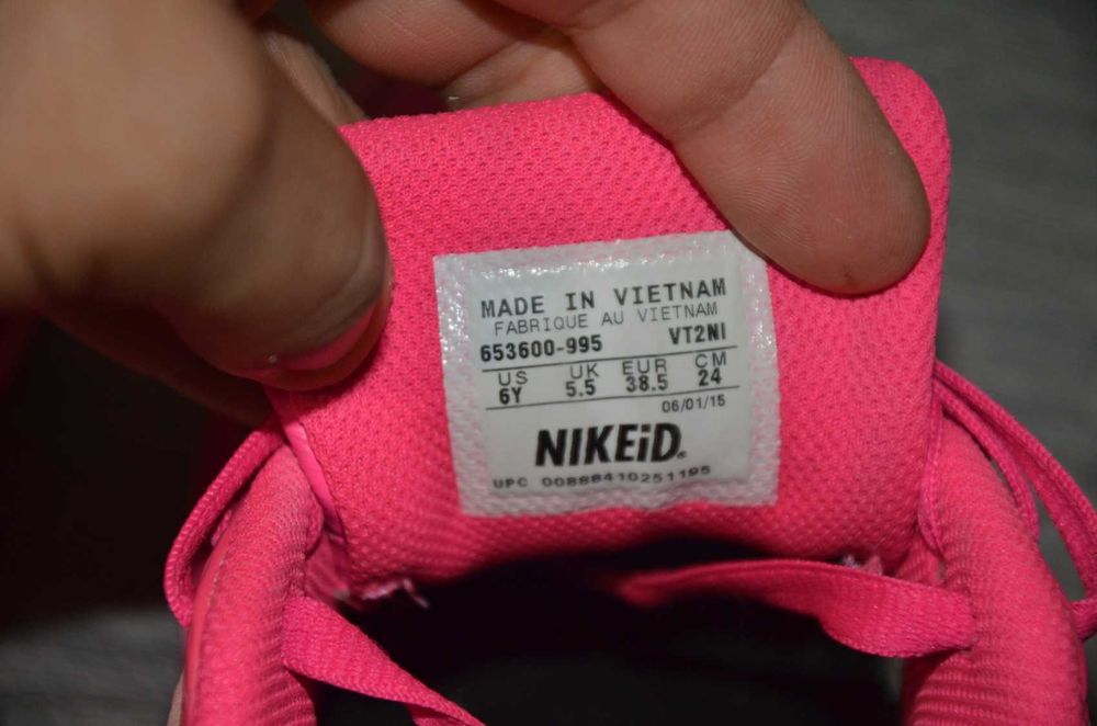 Продам кросівки шкіряні Фірма Nike Air Max 90 .
