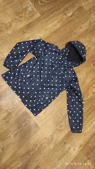 Куртка-вітровка на дівчинку 10-11років