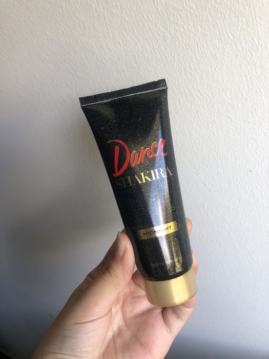 Dance shakira creme