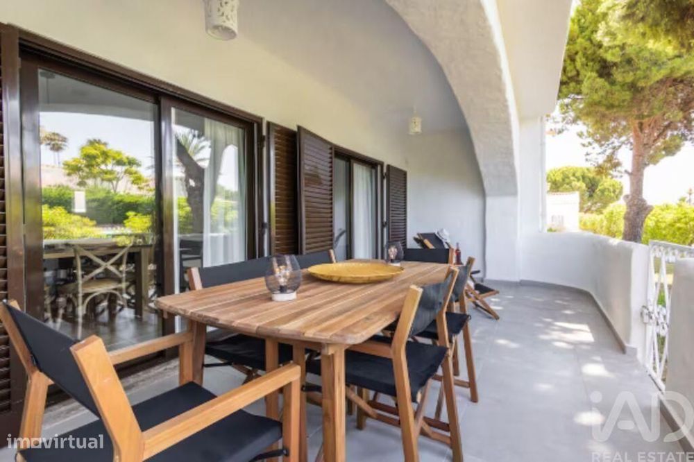 Moradia em banda T3 em Porches