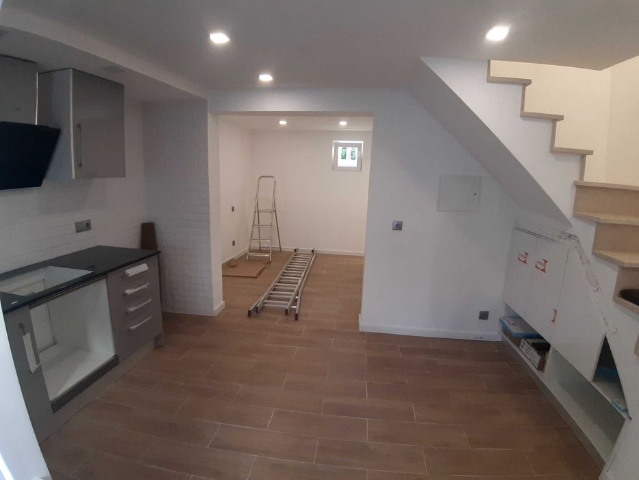 Moradia T2 totalmente renovada com garagem privativa em Cernache