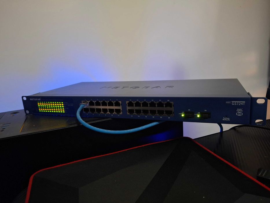 Switch Netgear 24 portas + Patch Panel Legrand