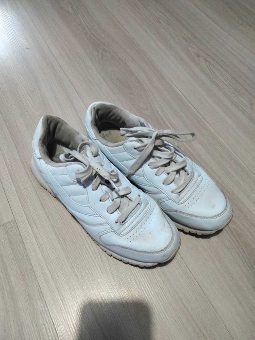 Buty sportowe damskie r.40