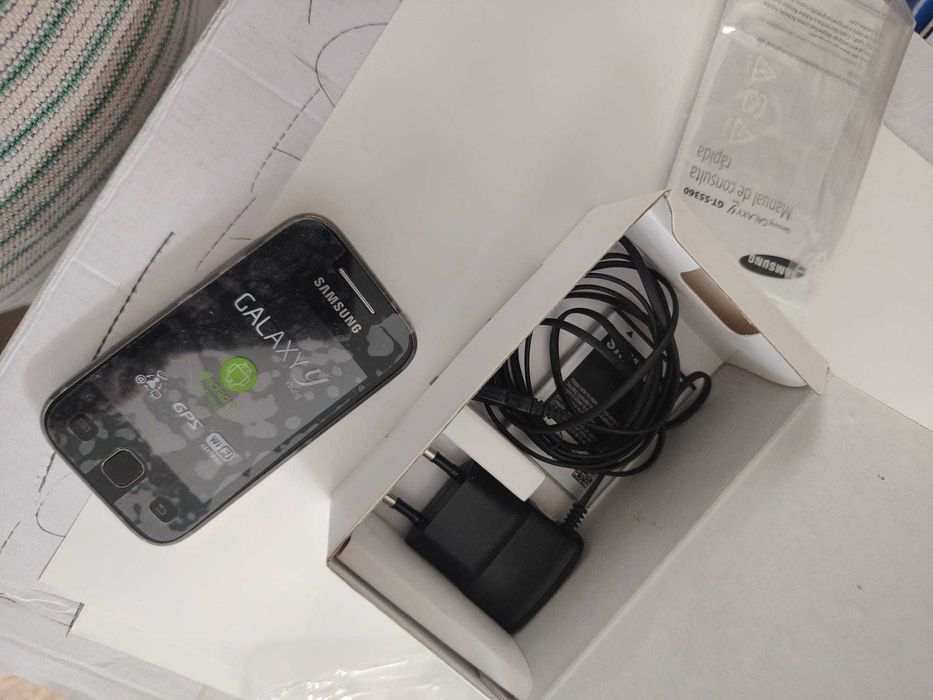 Telemovel Samsung Galaxy Y8