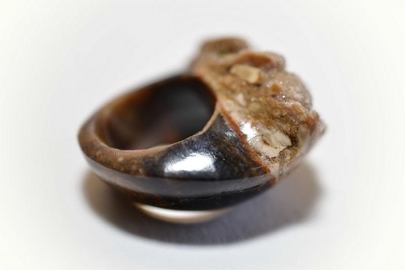 Каміння часів неоліту з вмістом мамонтових костей глибина 15 метрів