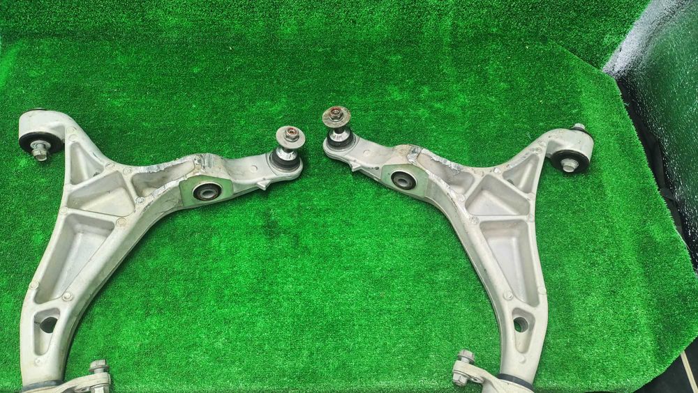 Амортизатор ричаг стабілізатор Grand Cherokee WK2