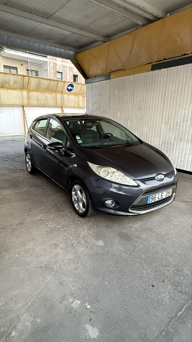 Ford Fiesta Trend - Económico