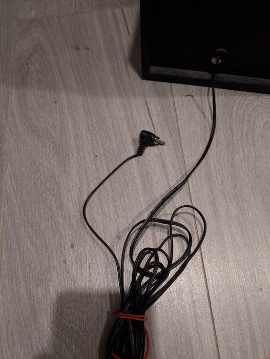 Sprzedam subwoofer 250 watt już jest możliwa wysyłka.