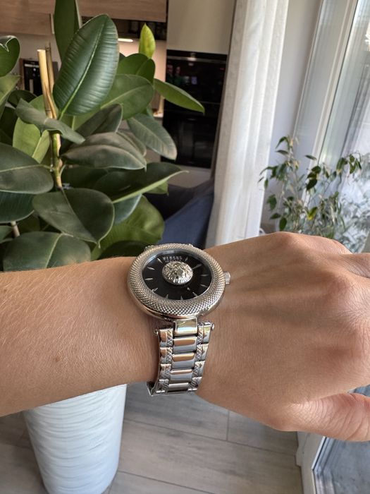 Годинник VERSACE versus оригинал