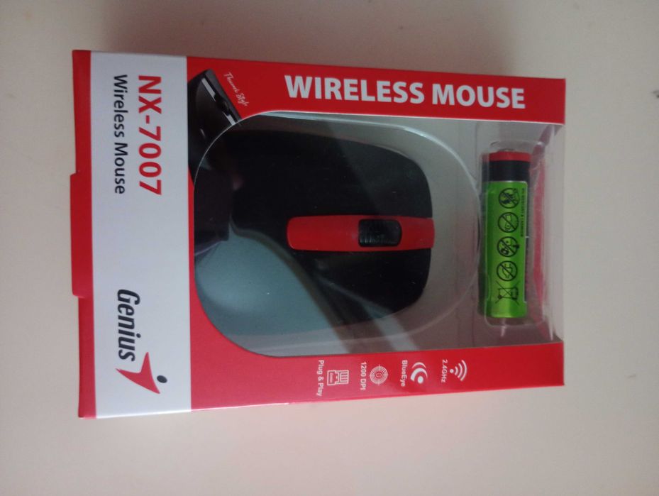 Мышка беспроводная, новая на гарантии 12 месяцев