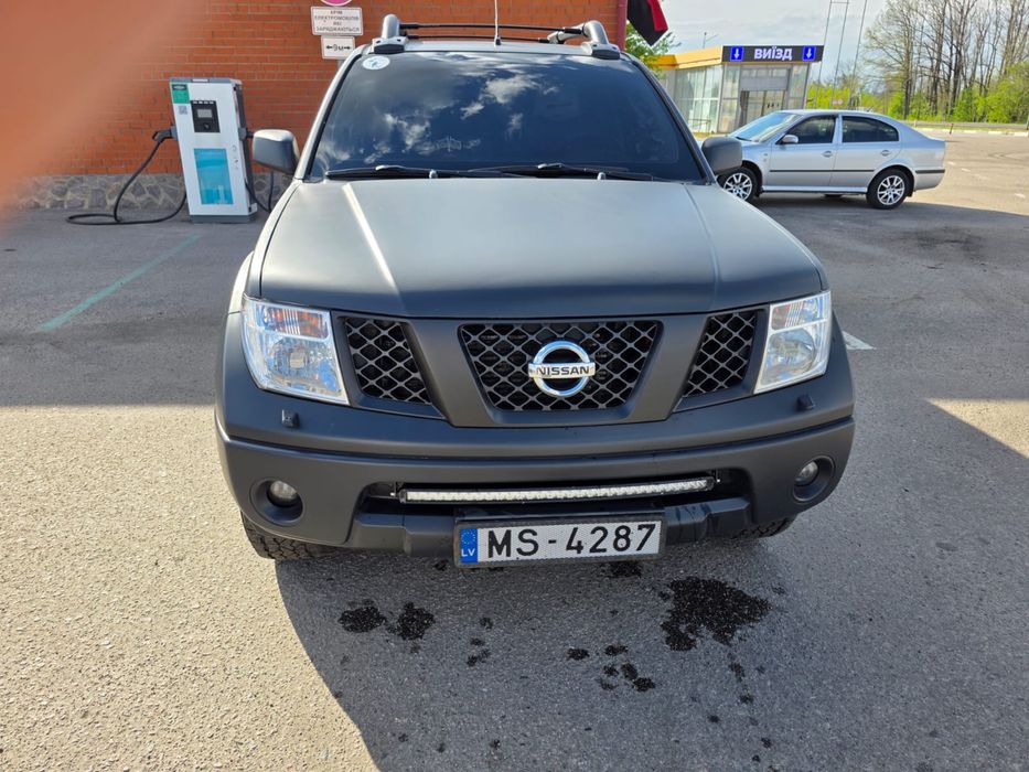 Продаж Nissan Navara