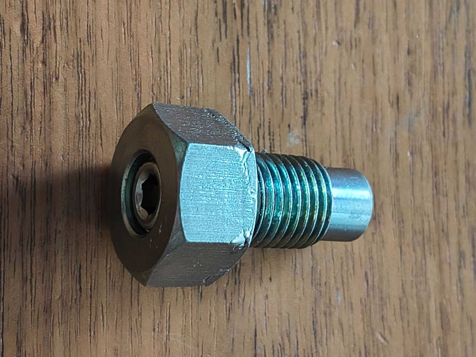 Korek oleju skrzyni automatycznej Ford Explorer- adapter