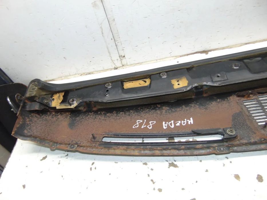 Mazda 818 pala tablier usado em bom estado