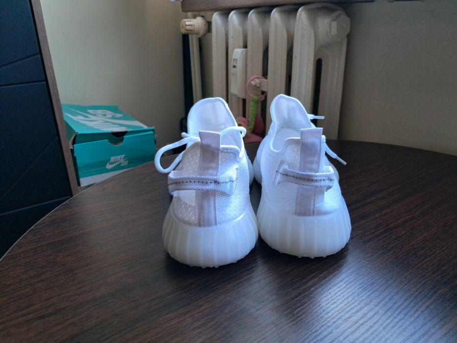 Buty Yeezy 350 v2 Bone