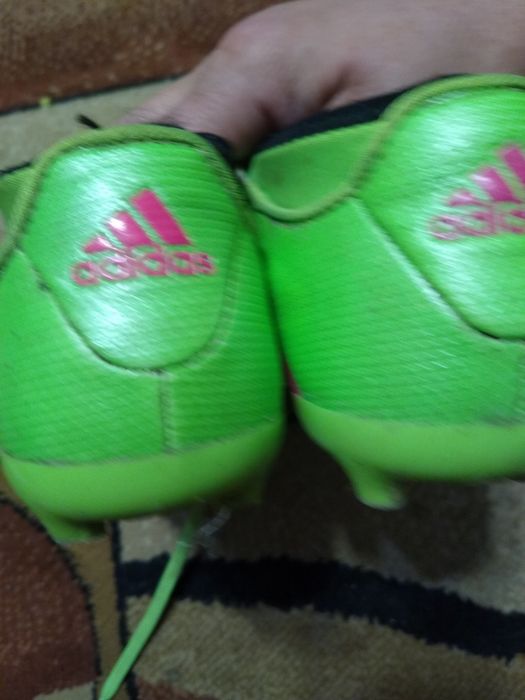 korki  pilkarskie  rozmiar  31    firma  adidas