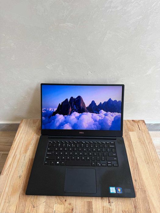 Є один Потужна робоча станція Dell Precision 5510 з дискретною графікою Готовий