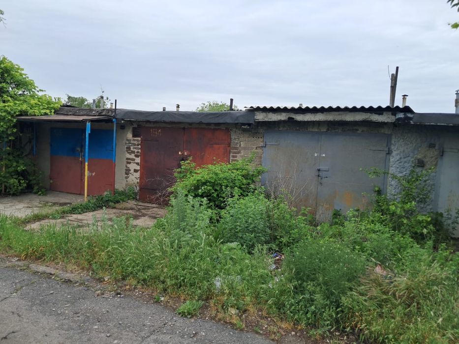 Продам сухий просторий гараж