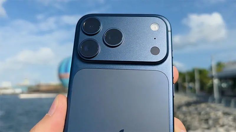 Iphone 17 pro Max azul 512.Gb  esta novo em caixa fatura nacional .