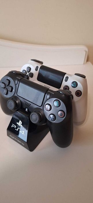 PS4 Slim 1TB + 2 comandos Sony + 6 jogos