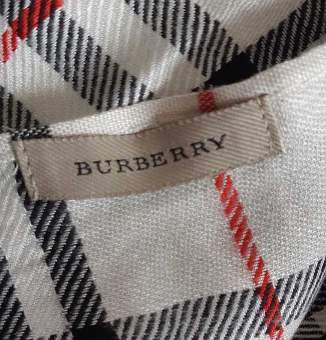 Burberry оригинальный шелковый шарф