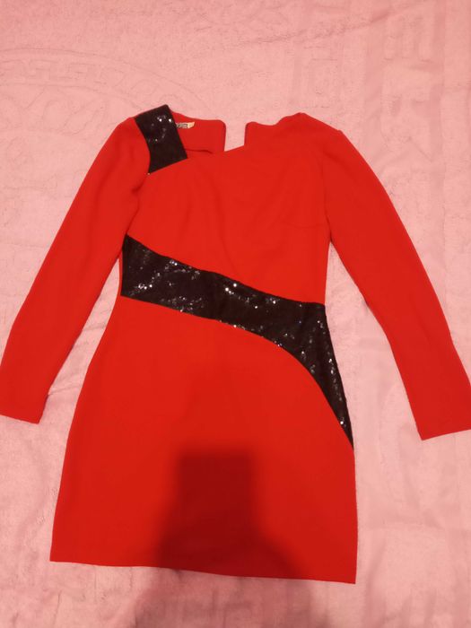 Сексуальное красное платье