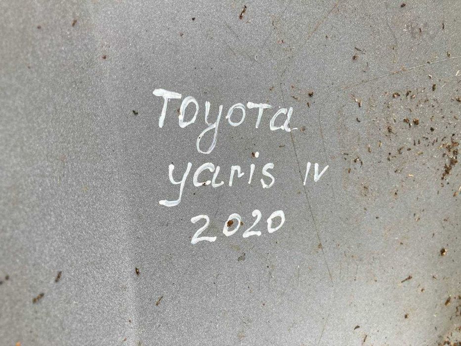 Передній бампер Toyota yaris 4 2019-2023