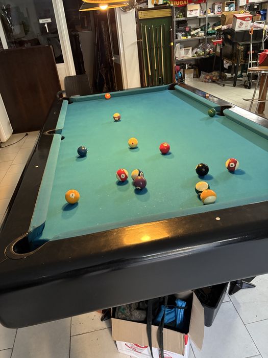 Mesa de pool Portugues em bom estado