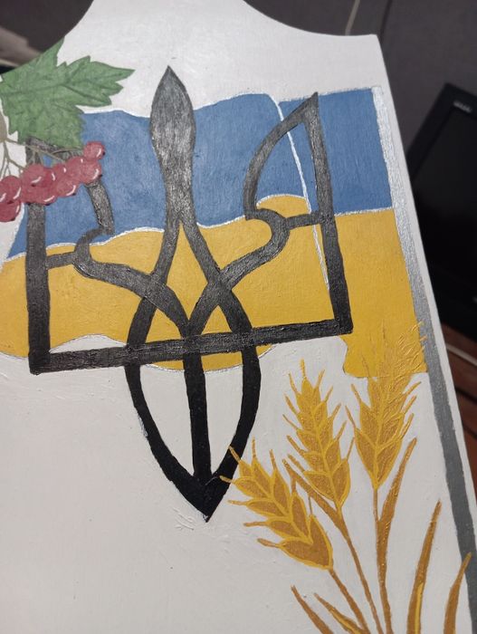 Продам дерев'яну доску ручної роботи.