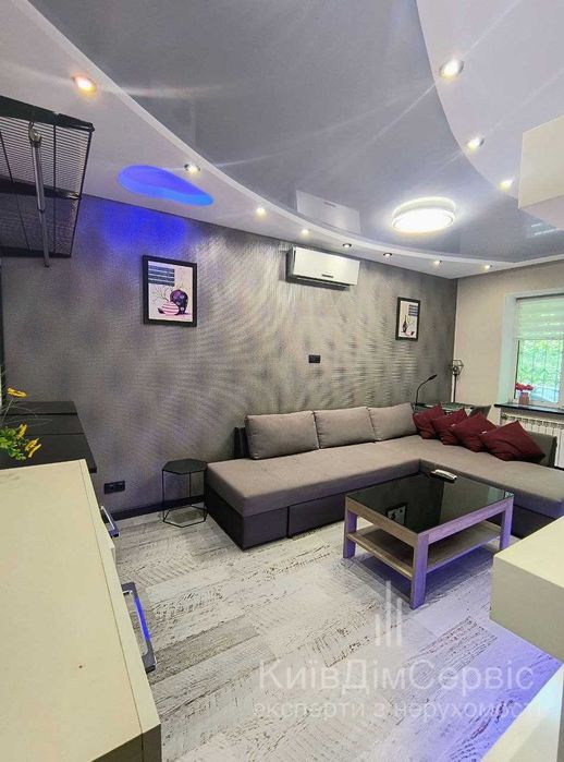 Продаж 2к квартири Госпітальна 2 Центр Печерський