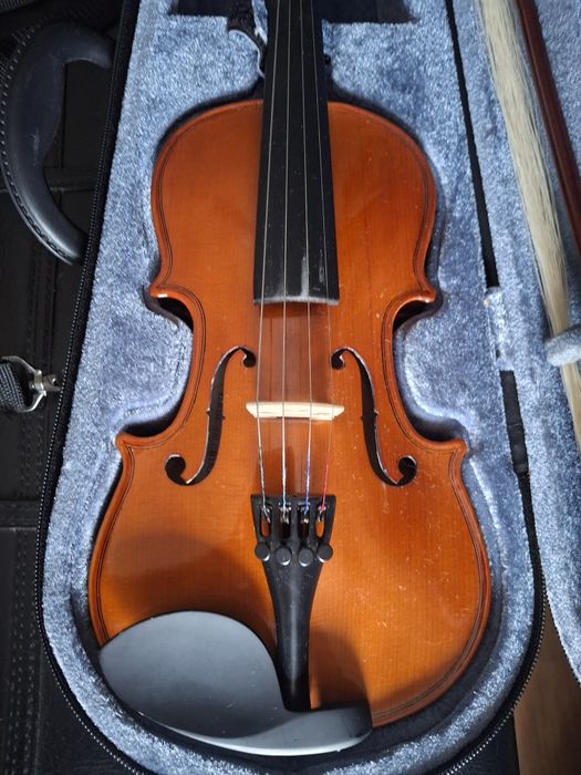 Violino 1/4 Valencia – Afinado, com estojo, arco e resina
