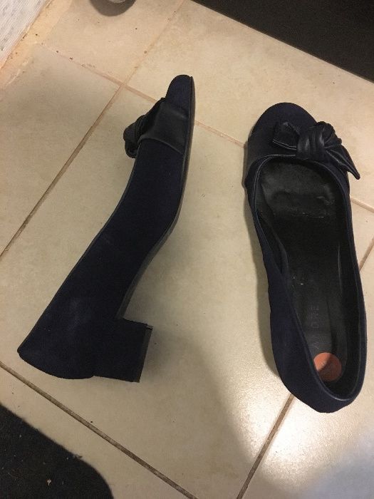 Buty całe ze skóry rozm. 41 jak nowe