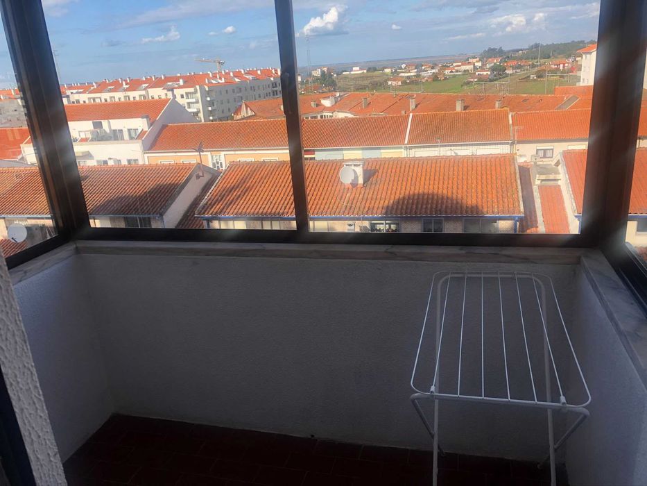 Quarto com cama de casal perto da estação CP Aveiro